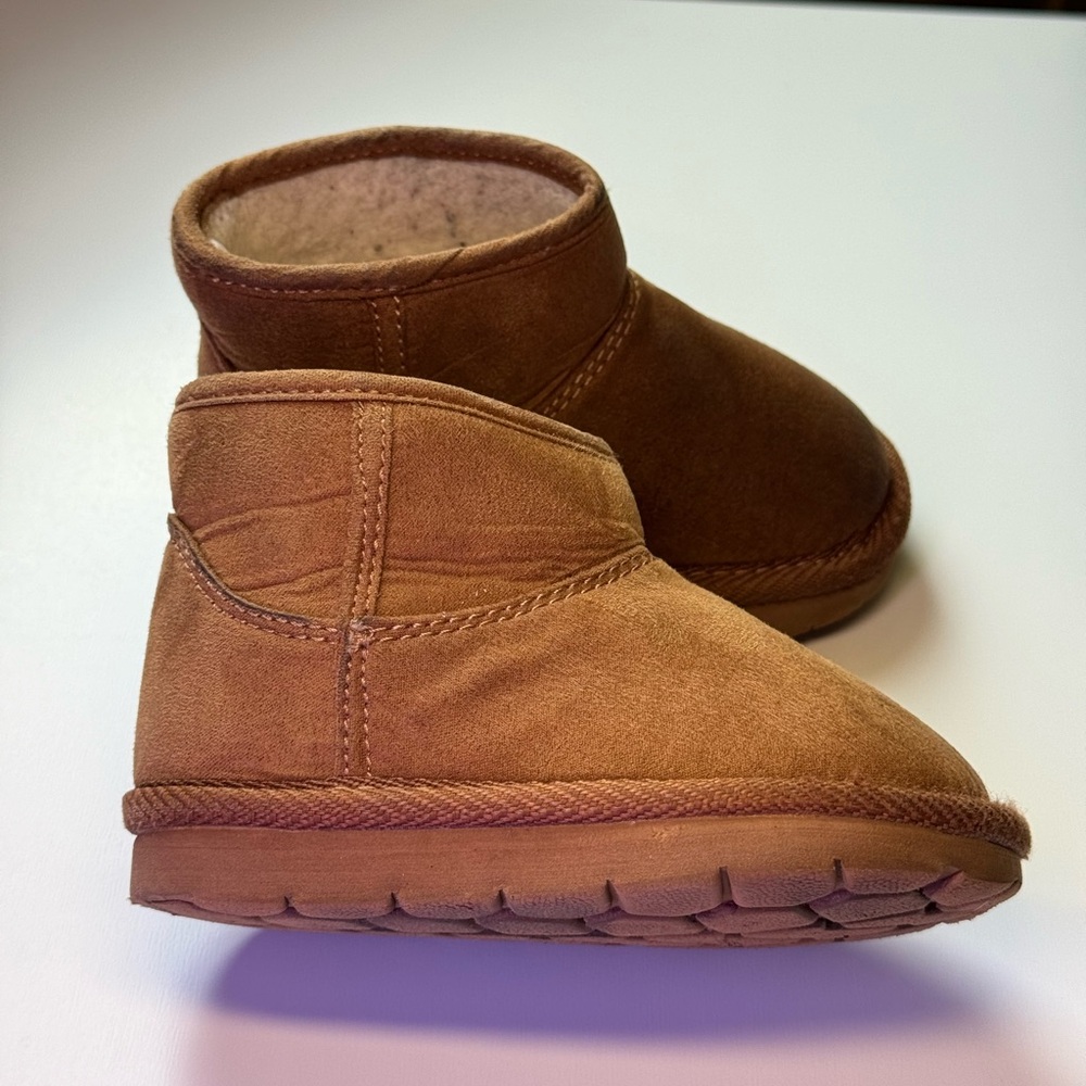 Baby Gap toddler cozy boots